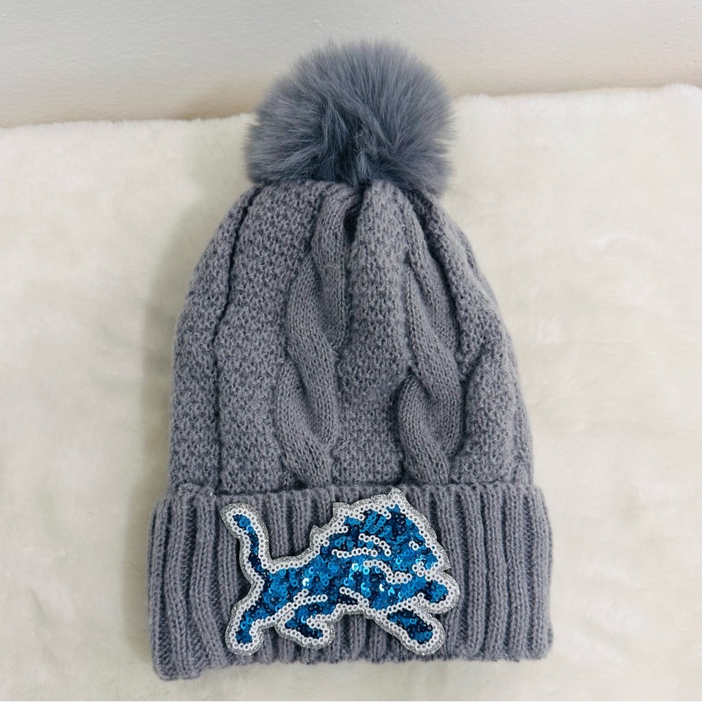 Detroit Lions beanie hat! Sequin, bedazzled, lions, logo, warm, cozy lined hat!